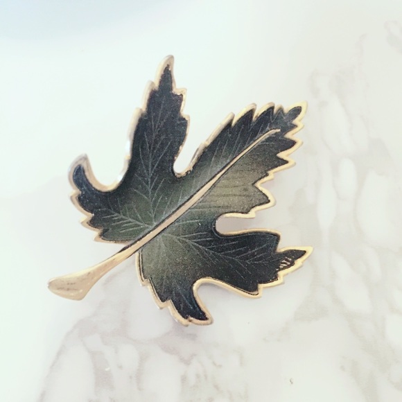 Vintage Jewelry - Olive Green and Gold Leaf Brooch
